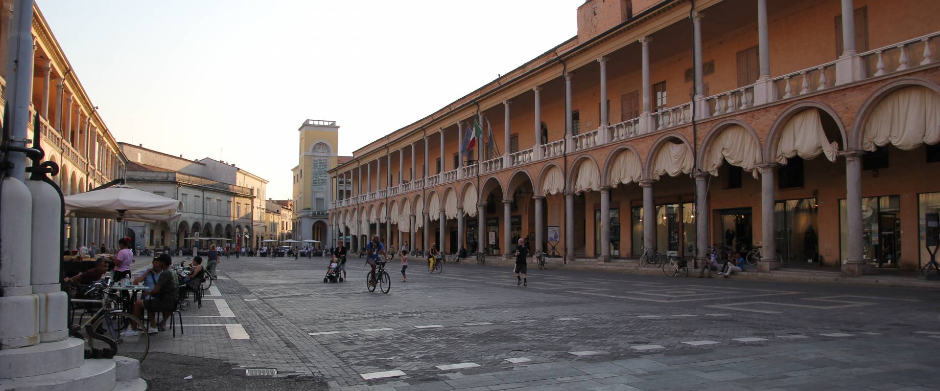 Faenza, piazza del Popolo (03) foto di Gianni Careddu